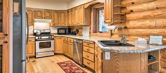 Cabin on Kenai Peninsula: Family & Group Friendly!