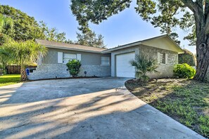 House (3 Bedrooms) | Interior - 4 Mi to Indian Rocks Beach! Home w/ Screened Lanai (Largo)