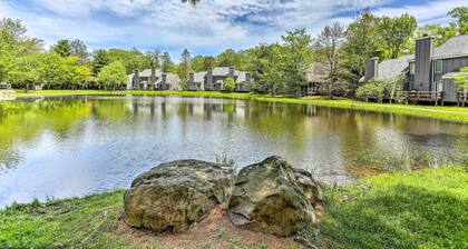 Deck & On-site Fishing Pond: Lake Harmony Home!