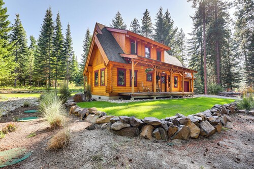 Cle Elum Mountain Cabin w/ Hot Tub & Trails!