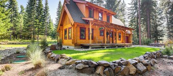 Cle Elum Mountain Cabin w/ Hot Tub & Trails!