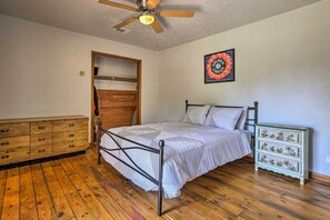 Apartment (1 Bedroom) | 1 bedroom, bed sheets - Wimberley Retreat w/ Grill < 2 Mi to Jacob's Well! (Wimberley)