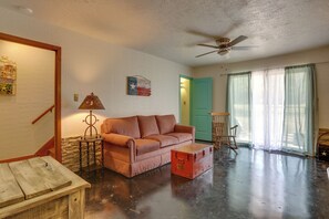 Fireplace, books - Wimberley Retreat w/ Grill < 2 Mi to Jacob's Well! (Wimberley)