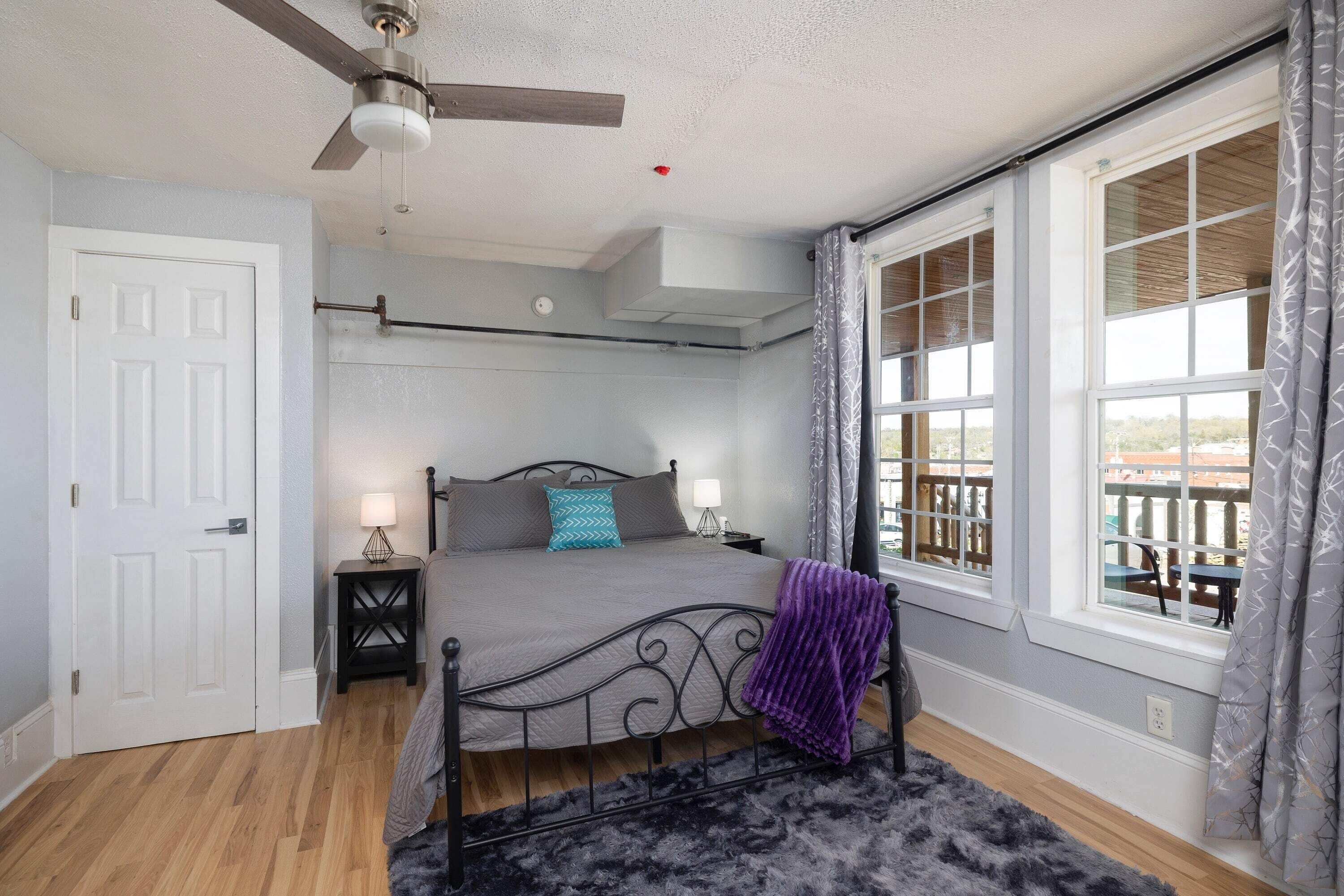 熨斗/熨衫板、Wi-Fi、床單