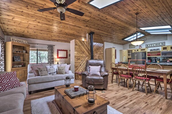 House (3 Bedrooms) | Interior