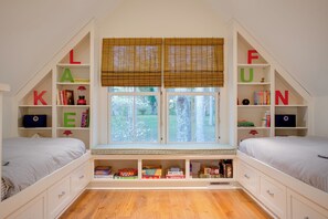 House (4 Bedrooms) | Interior