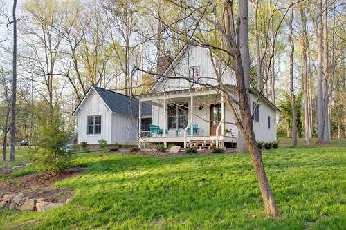 Enchanting Andersonville Home Steps to Norris Lake
