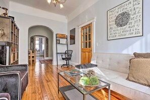 Interior - Contemporary Jersey City Abode ~ 5 Mi to Nyc! (Jersey City)