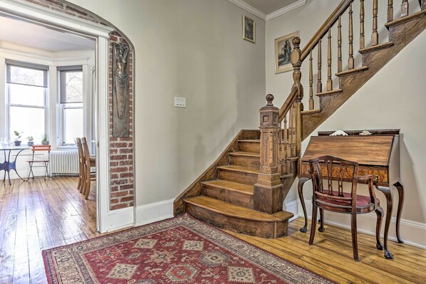 Interior - Contemporary Jersey City Abode ~ 5 Mi to Nyc! (Jersey City)