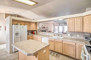 House (3 Bedrooms) | Interior - Cozy Lake Havasu House w/ Views - 1 Mi to Water! (Lake Havasu City)