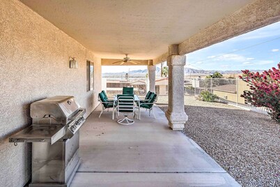 Cozy Lake Havasu House w/ Views - 1 Mi to Water!