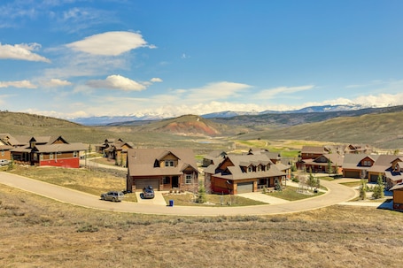 Casa (4 Bedrooms) | Interni. 1 Mi to Granby Ranch: Mtn Home w/ Deck