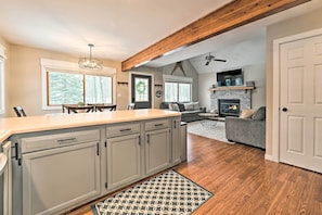 House (2 Bedrooms) | Interior - Lovely Roscommon Cabin < 3 Mi to Higgins Lake! (Roscommon)