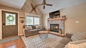 House (2 Bedrooms) | Front of property