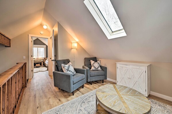 House (2 Bedrooms) | Interior - Lovely Roscommon Cabin < 3 Mi to Higgins Lake! (Roscommon)