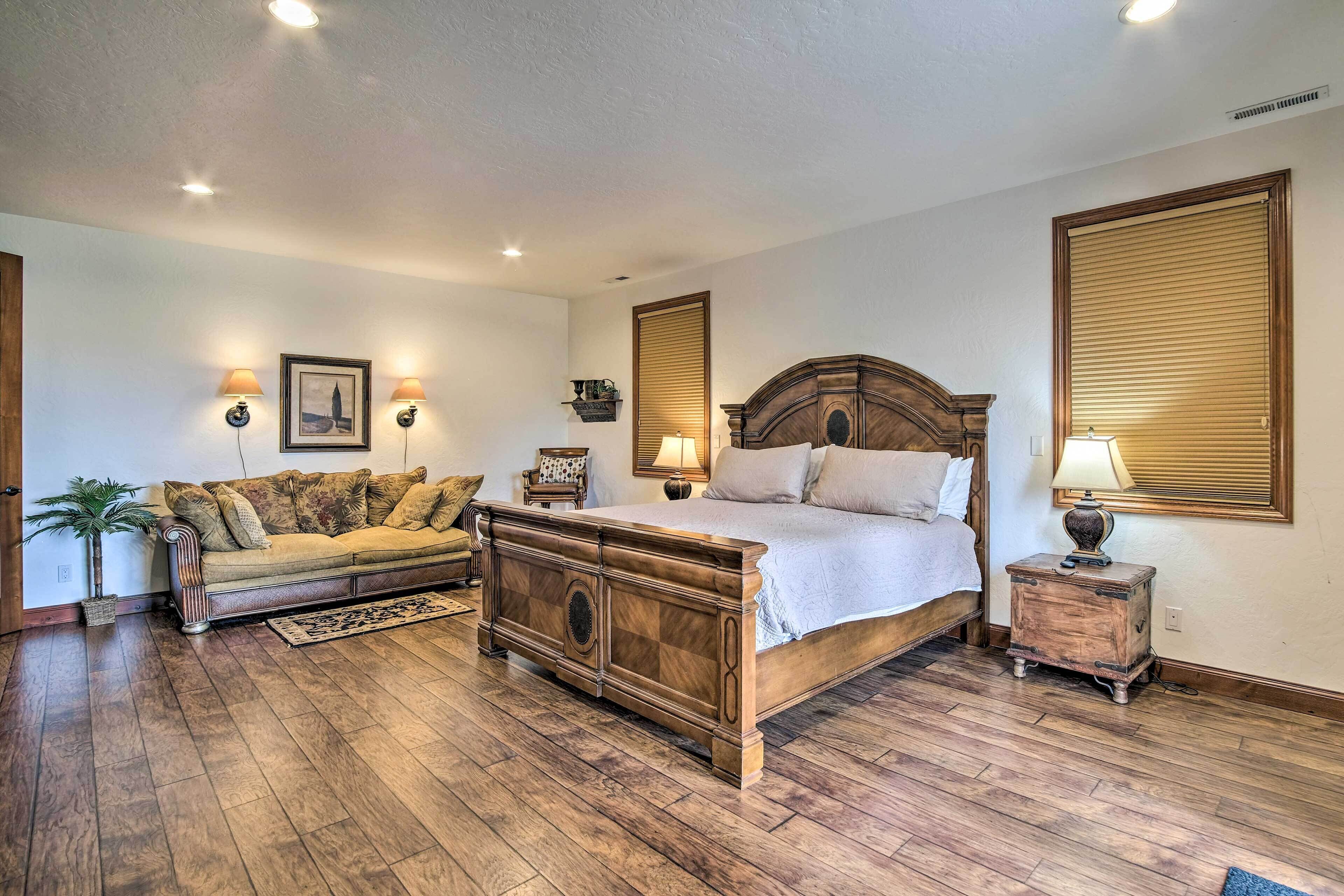 3 bedrooms, bed sheets