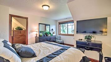 House (3 Bedrooms) | 3 bedrooms, bed sheets