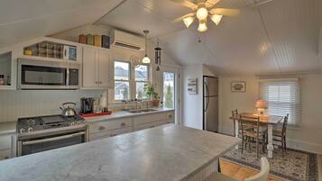 Cottage (2 Bedrooms) | Interior