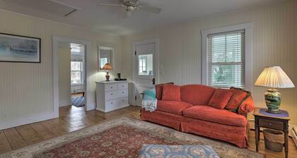 Kennebunk Cottage w/ Yard < 1 Mi to Beach!