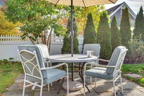 Cottage (2 Bedrooms) | Interior - Kennebunk Cottage w/ Yard < 1 Mi to Beach! (Kennebunk)