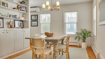 Cottage (2 Bedrooms) | Interior