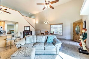 House (5 Bedrooms) | Interior