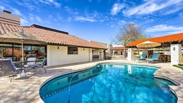 House (5 Bedrooms) | Front of property