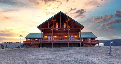 Stunning Mountain-view Ranch on 132 Acres!