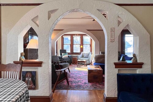 Chic Milwaukee Apartment in Hip Neighborhood!