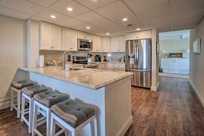 Apartment (2 Bedrooms) | Interior - Family-friendly Brigantine Condo Near Beach! (Brigantine)