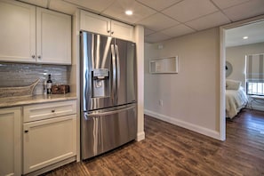 Apartment (2 Bedrooms) | Interior - Family-friendly Brigantine Condo Near Beach! (Brigantine)