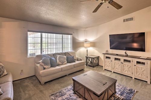 4 Mi to Lake Havasu: Luxe Home w/ Outdoor Oasis