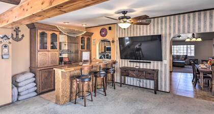 4 Mi to Lake Havasu: Luxe Home in Arizona!