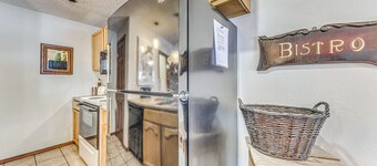 距離魯伊多索冬季公園4英里的公寓，附熱水浴池