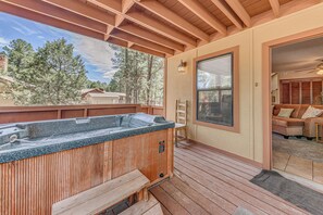 Interior - Condo w/ Hot Tub ~ 4 Miles to Ruidoso Winter Park! (Ruidoso)