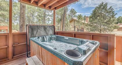 Condo w/ Hot Tub ~ 4 Miles to Ruidoso Winter Park!