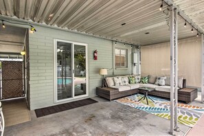 Terrace/patio - Phoenix Desert Getaway: Pool, Grill & EV Charging! (Phoenix)