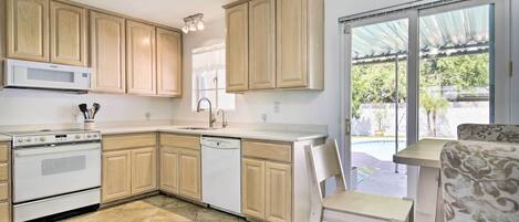 House (3 Bedrooms) | Private kitchen