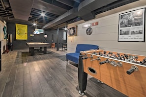 Game room - Michigan Golf Course Retreat w/ Gameroom & Hot tub (Gaylord)