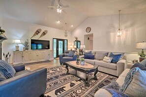 TV, fireplace, books - Michigan Golf Course Retreat w/ Gameroom & Hot tub (Gaylord)