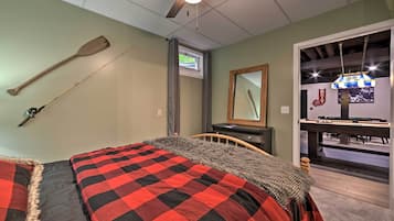 6 bedrooms, iron/ironing board, bed sheets