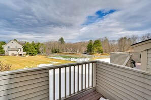 Interior - Bright Condo w/ Community Perks: Near Ski Quechee! (Quechee)