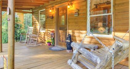Backyard & Porch: Rural Cosby Log Cabin!