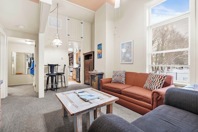 Walk to Water St & River: Quaint Saugatuck Apt