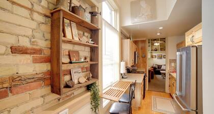 Walk to Water St & River: Quaint Saugatuck Apt