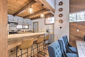 Hus (4 Bedrooms) | Eget kjøkken | Mikrobølgeovn, ovn, kokeplater og oppvaskmaskin