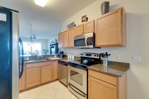 Apartment (2 Bedrooms) | Interior - Modern River Strand Country Club Condo w/ Perks! (Bradenton)