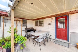 House (2 Bedrooms) | Interior - Corpus Christi Extended Stay - 7 Mi to Beach! (Corpus Christi)