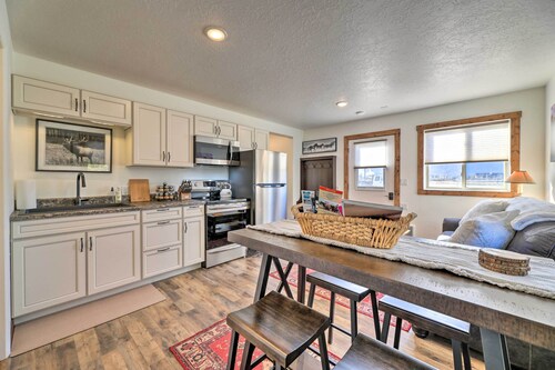 Charming Alpine Apartment w/ Stunning Views!