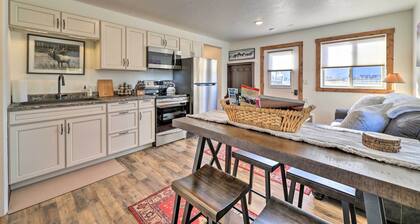 Charming Alpine Apartment w/ Stunning Views!